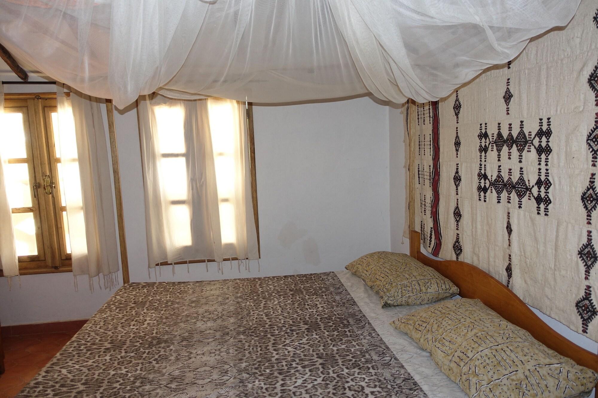 Keur Marrakis Hotel M'Bour Exterior photo
