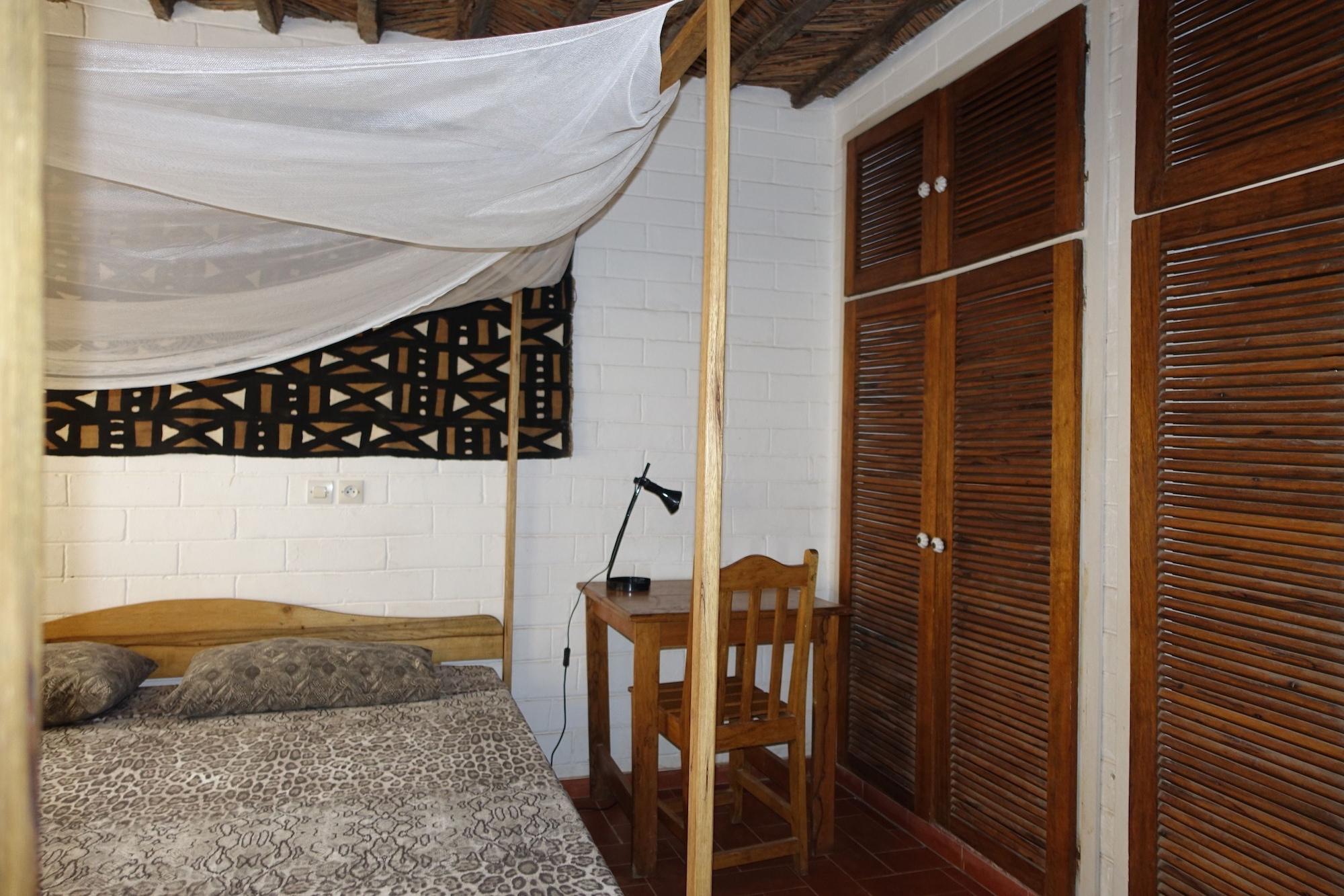 Keur Marrakis Hotel M'Bour Exterior photo